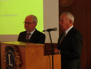 Der Vorsitzende des Lions-Hilfswerks Monschau Hans-Peter Drews, rechts im Blid