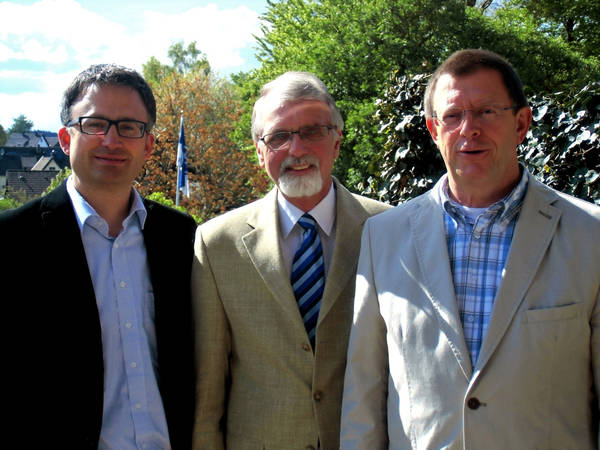 Auf dem Bild von links nach rechts die Mitglieder des Projektausschusses, Martin Schröder, Karl Rambadt und Bernd Hamacher